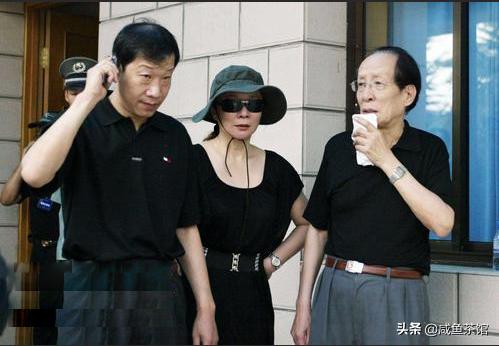 蔡明在相声门有辈分吗？为什么郭德纲见到她要叫一声姑姑？