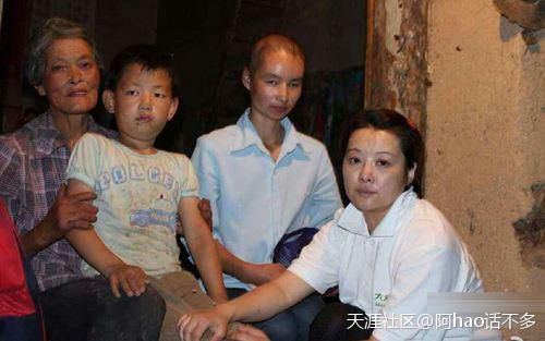 宋丹丹当导师高谈阔论捞金数钱数得手抽筋，而袁立的手却干这些事(转载)